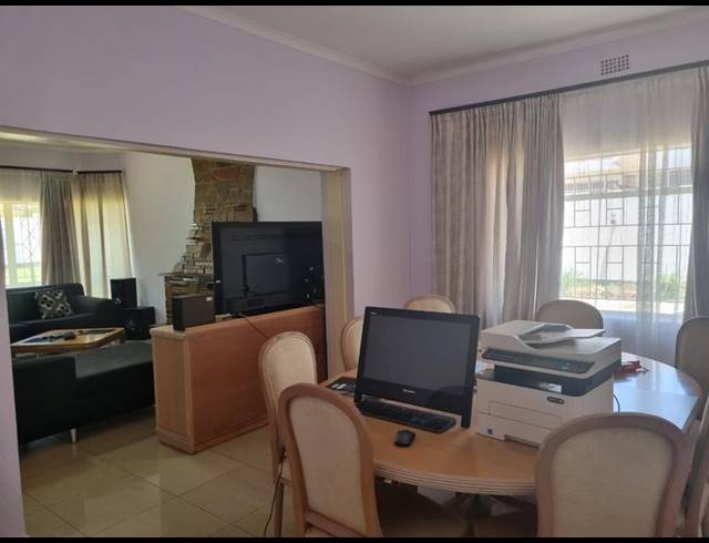 4 BEDROOM HOUSE FOR SALE IN OBSERVATORY